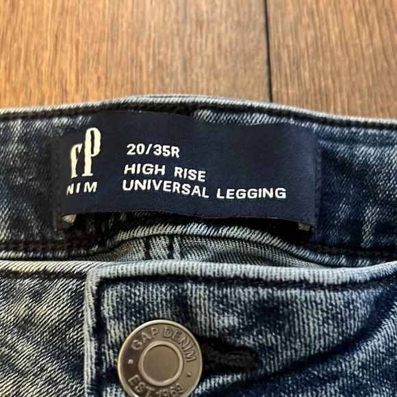 Gap hi rise button fly universal legging light wash 20/35r - Picture 4 of 7